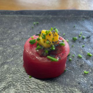 2 pz Gunkan atún trufado (2 pzs.)