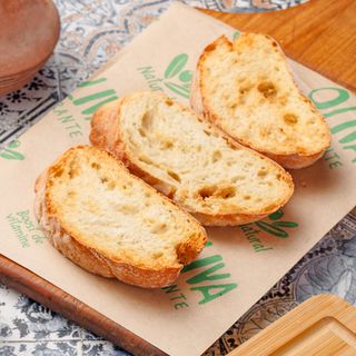 Свежевыпеченная чиабатта / Ciabatta proaspăt coaptă