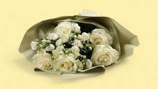 ეუსტომიისა და ვარდის ნაკრები/თაიგული