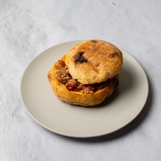 Komplet lepinja sa slaninom i kiselim mlekom