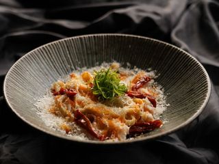 Паста з креветками вершковим соусом та в'яленими томатами (300g)