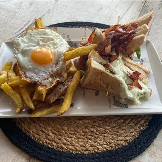 CLUB SANDWICH