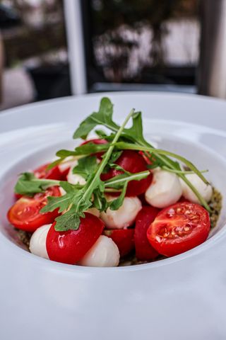 Caprese salata sa baby Mozzarellom i cherry paradajzom *vege
