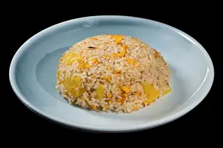 22 Riso con pinoli e ananas