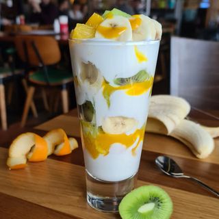Fruit & Yoghurt