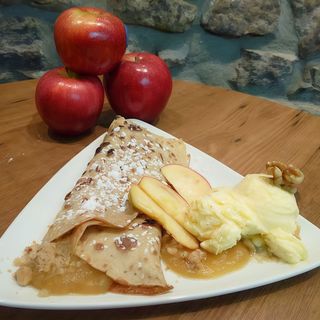 Crepe O Gofre Con Compota De Manzana