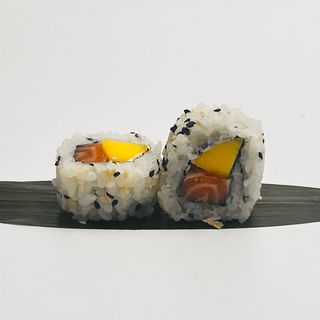 183 - Sake mango maki