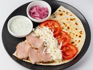 Янтик з м'ясом, сиром, помідором (200g)