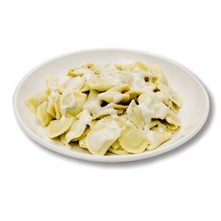 RAVIOLI DE CARNE A LOS TRES QUESOS