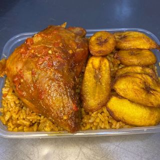 Lunch park on the go (jollof rice)