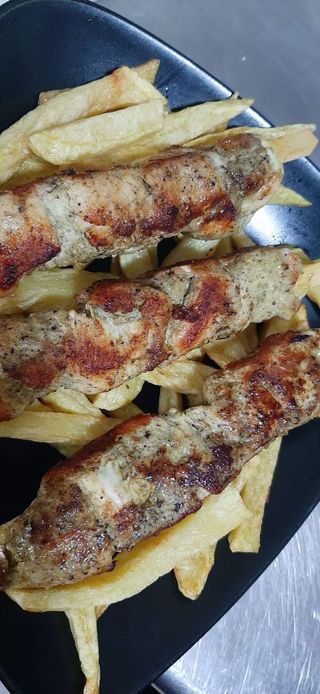 Brochetas De Pollo (Ración)