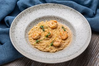 Орзо з креветками в вершково-пікантному соусі (240г)