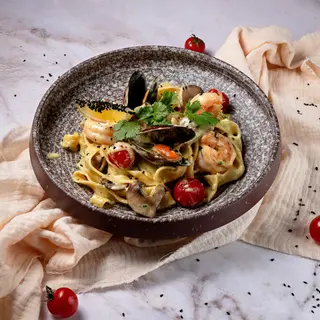 Паста карри с морепродуктами