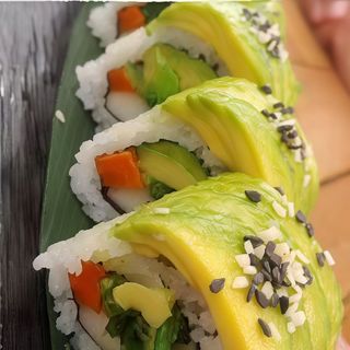 Uramaki Veggy De Aguacate (8 Uds.)