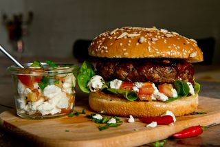 Menú Hamburguesa Con Queso De Cabra