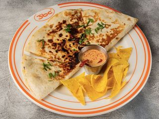 КЕСАДИЛЬЯ З СИРОМ (300/55/20/15g)