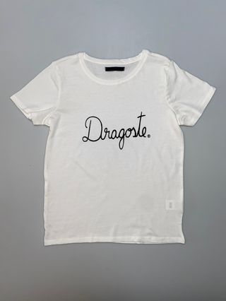 Tricou alb de femei scris cu Dragoste neagră