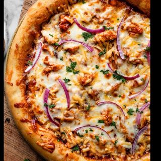 Pizza De BBQ Pollo (Mediana)
