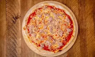 Pizza de atún