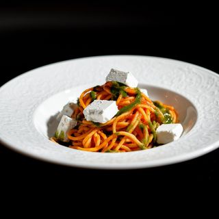 Спагетти с соусом польпо и сыром сиртаки