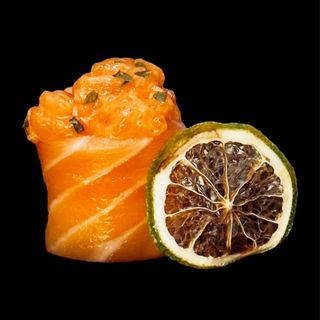 Gunkan Spicy De Salmón (2 Pzs.)