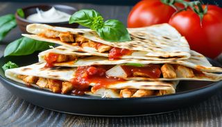 Pomodoro quesadilla z kurczakiem 30cm