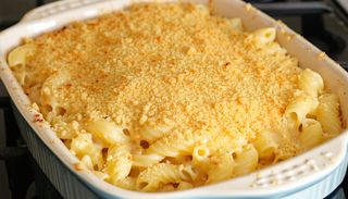 Macaroane cu brânză burduf