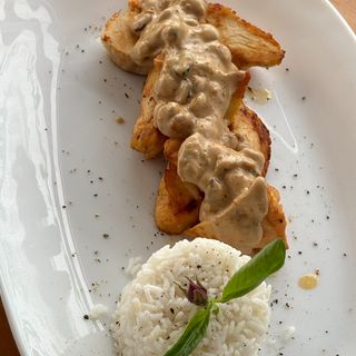 Piletina u kikiriki sosu