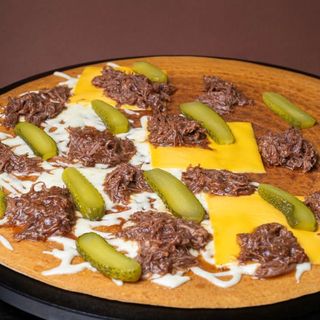 Протеинова Двойно телешко, кашкавал, чедър и кисели краставички (425г)