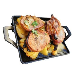 Madeja Con Patatas Y Pimientos De Padrón