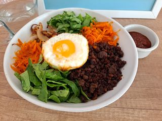 Bulgogi Bibimbap + spicy sauce