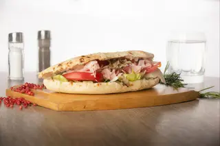 Sandwich suncă - D