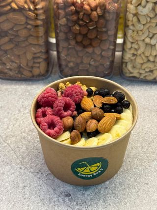 Malina, borovnica, banana, lješnik, baden, protein granola