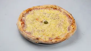 Pizza Vesuvio