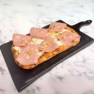 Pinsa mortadela bologna D.O.P