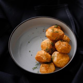 Młode pieczone ziemniaki