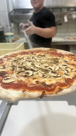 Pizza al funghi (30 cm.)