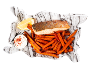 Łosoś z grilla z batatami 