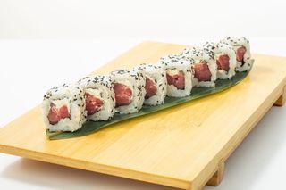 80 Uramaki tonno Philadelphia