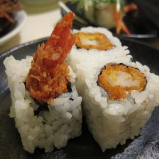 URAMAKI TEMPURA LANGOSTINO (4PZS)