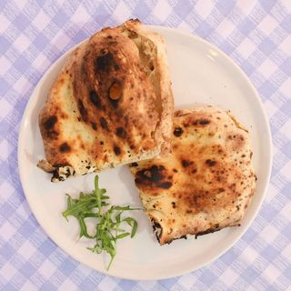 Saltimbocca würstel e patatine