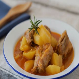 Patatas con costilla