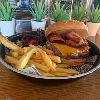 Malaca's Burger (Grande)