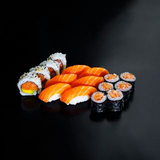 410. Combo Salmón (16 Uds.)