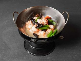 Scodella di fuoco con gamberetti