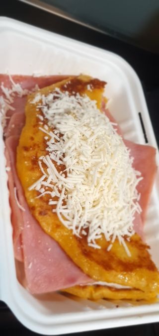 CACHAPA DE JAMON Y QUESO