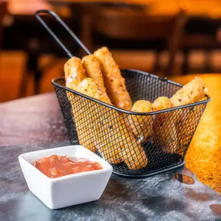 Fingers mozzarella