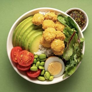 Боул з чікен попкорном