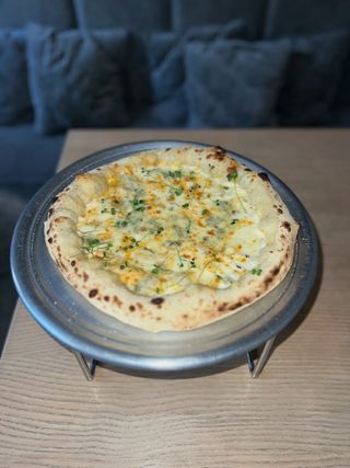 Піца чотири сири