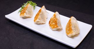 11. Gyoza De Pollo (4 Uds.)